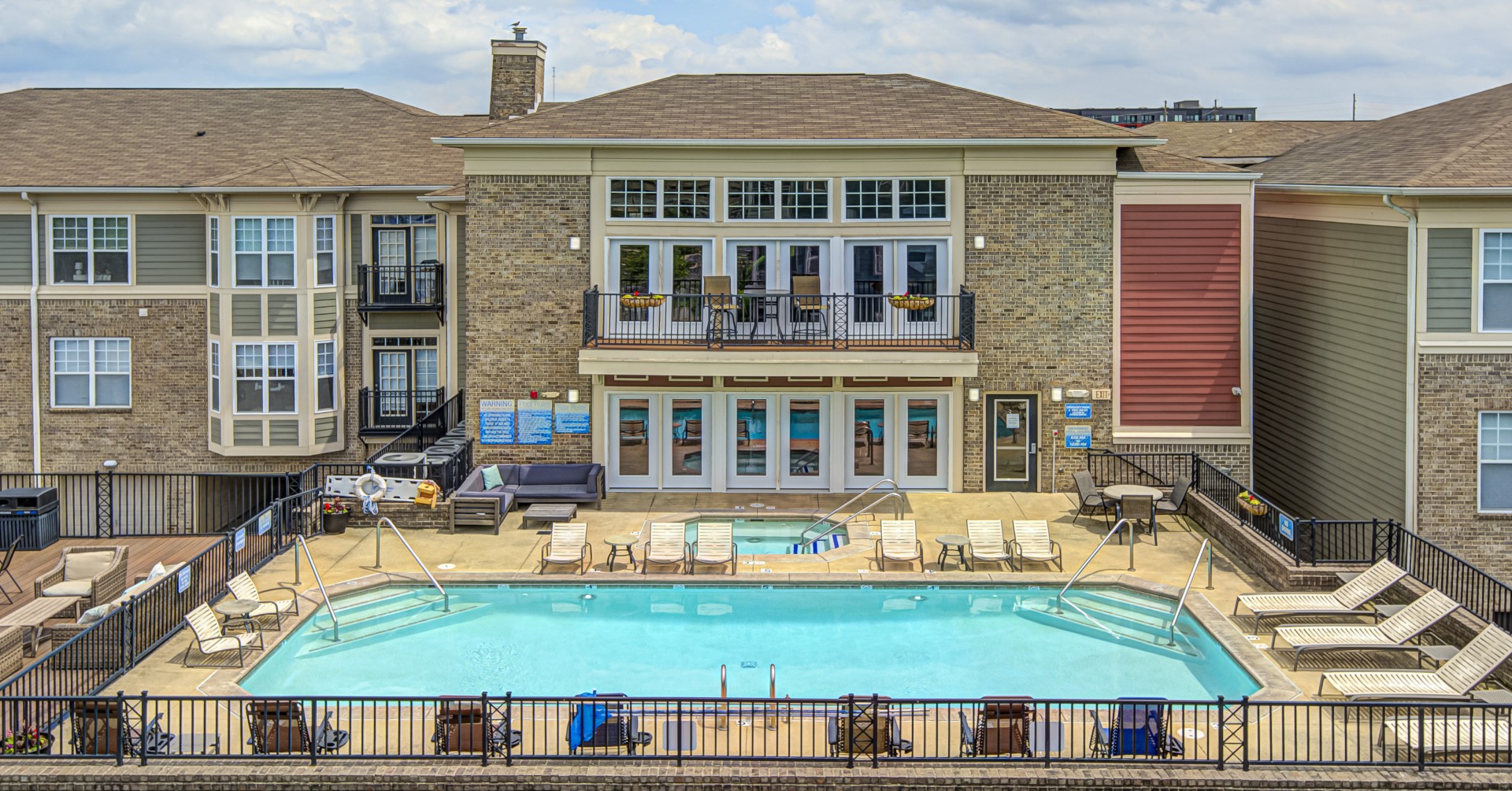 The Waverley Pool and Hot Tub